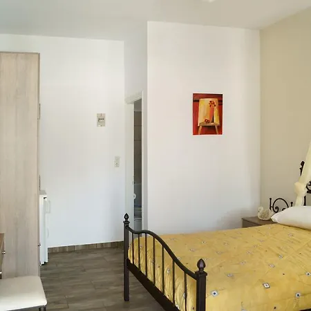 Margarita Karidi 3* אפולוניה